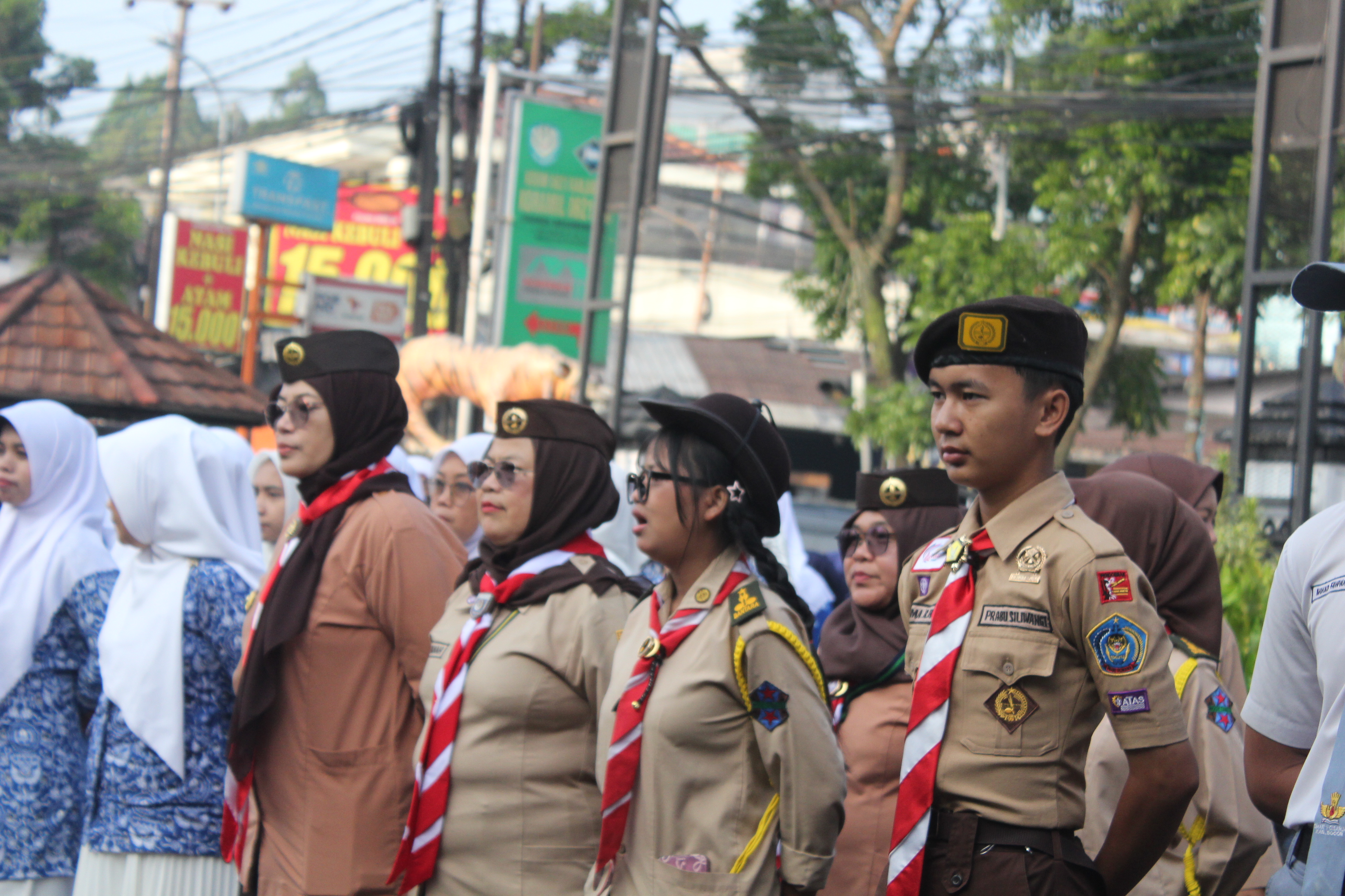 Tumbuhkan Jiwa Nasionalisme, Anggota Pramuka Cisarua Hadiri Upacara Hari Lahir Pancasila di Kantor Kecamatan Cisarua