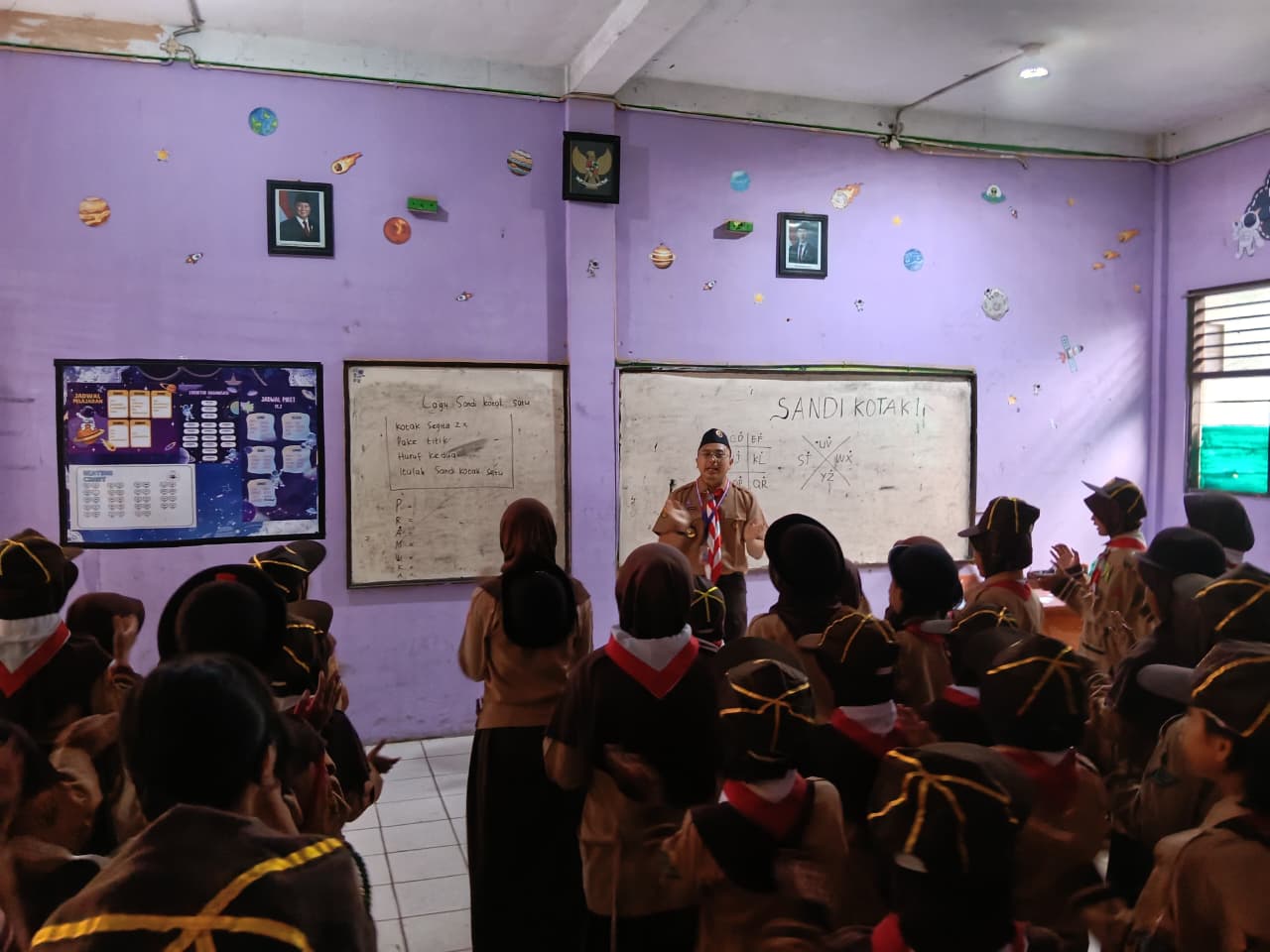 Latihan Gabungan Siaga di SMP PGRI Surya Kencana, Peserta Semangat Pelajari Materi Sandi