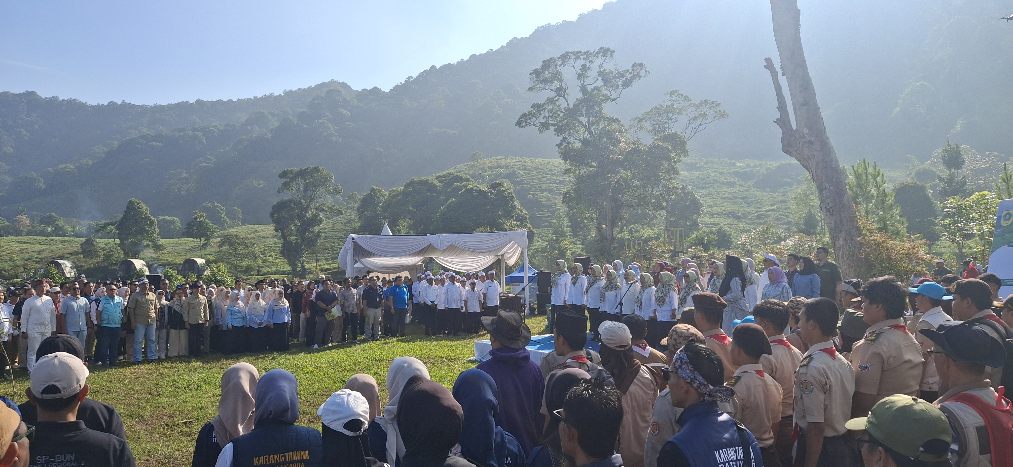 NGALOKAT CAI DI HULU JEUNG NGALOKAT CAI DI HILIR