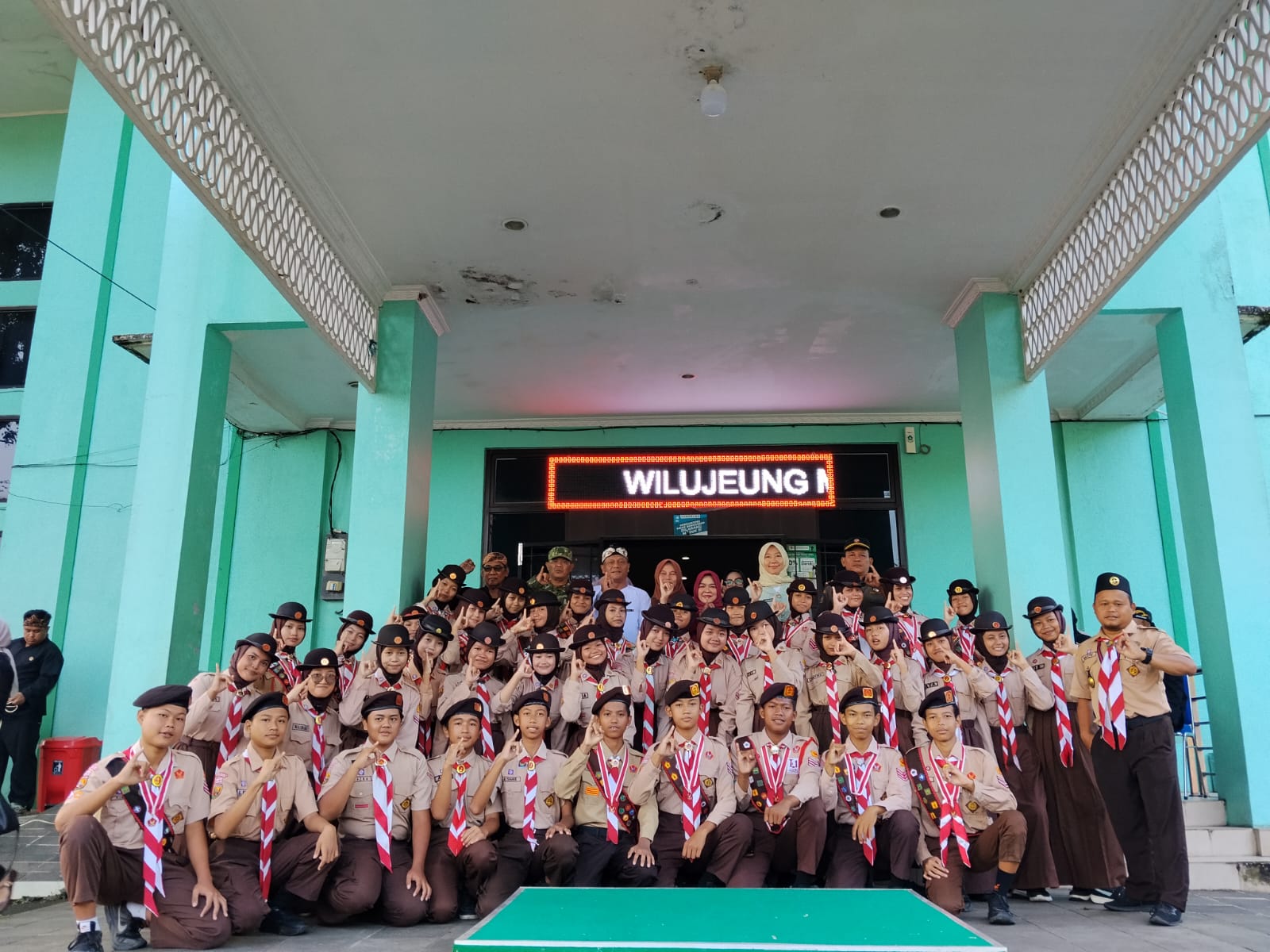 UPACARA PERINGATAN HARI LAHIR PANCASILA TINGKAT KECAMATAN TAMANSARI BERLANGSUNG KHIDMAT