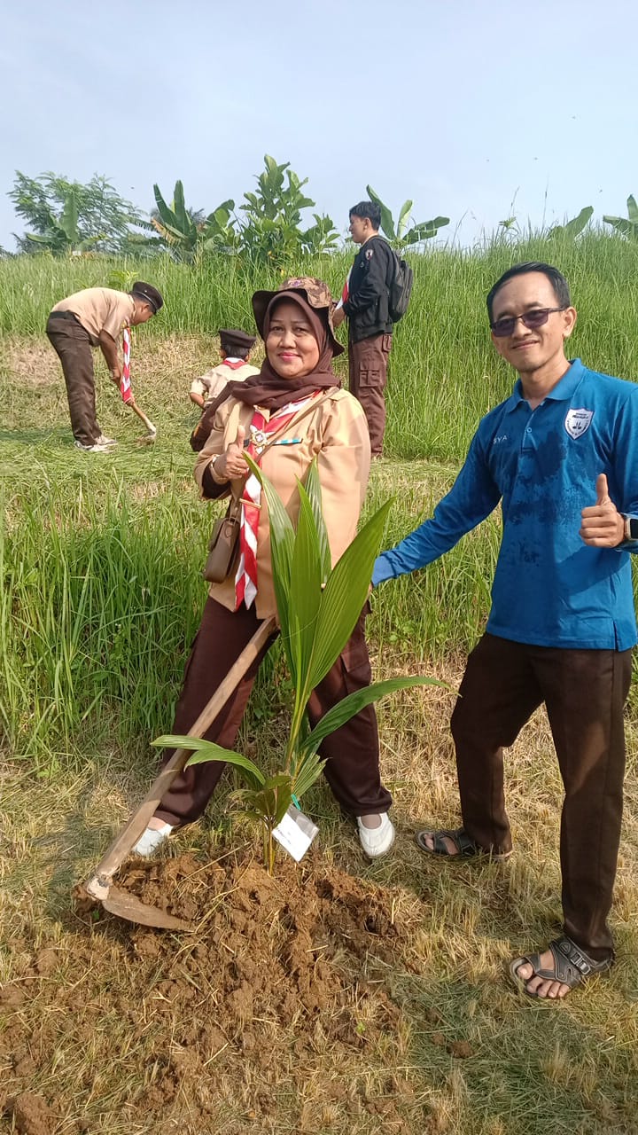 Pramuka Kwarran Ciampea Meriahkan Hari Jadi Bogor ke-544 dengan Aksi Penanaman Pohon