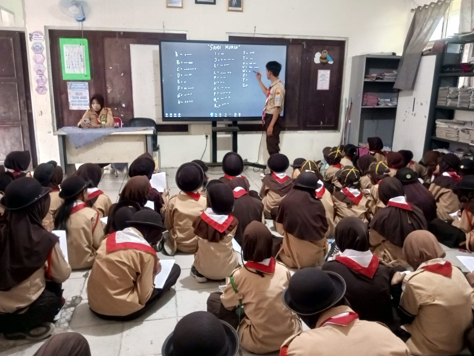 Persami dan Kenaikan Tingkat Ramu SDN Rabak Hidupkan Semangat Kemandirian Pramuka