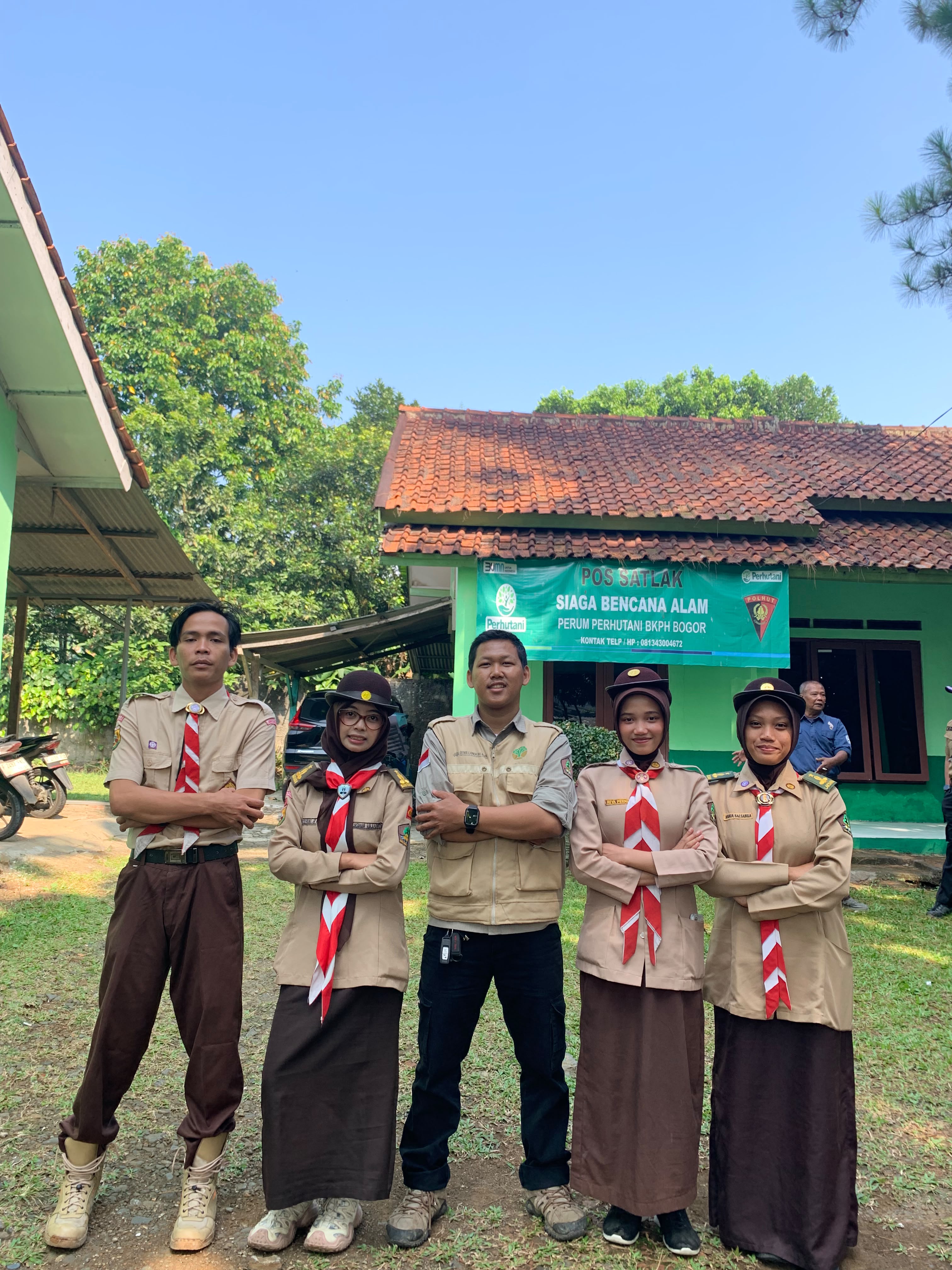 Kwarran Parungpanjang Lepas Dua Srikandi Saka Wanabakti Menuju Perkemahan Saka Wanabakti Kaya Raya Tingkat Kabupaten Bogor