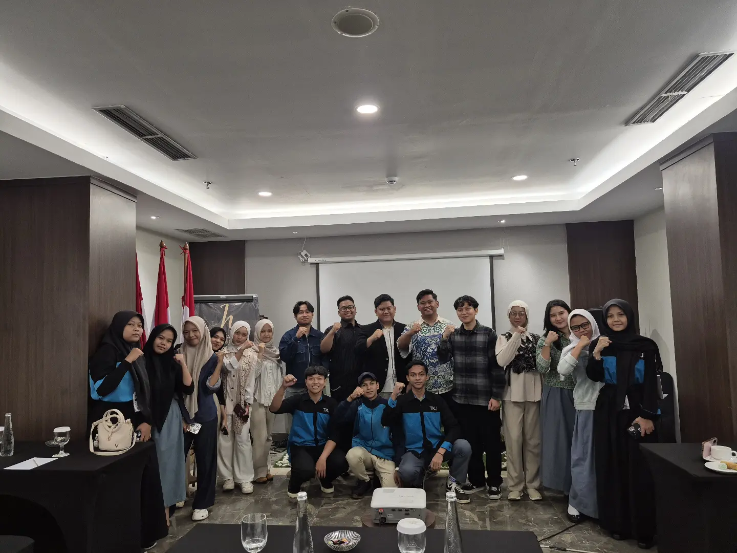 kominfo kwarran cigombong mengikuti perlatihan editing vidio