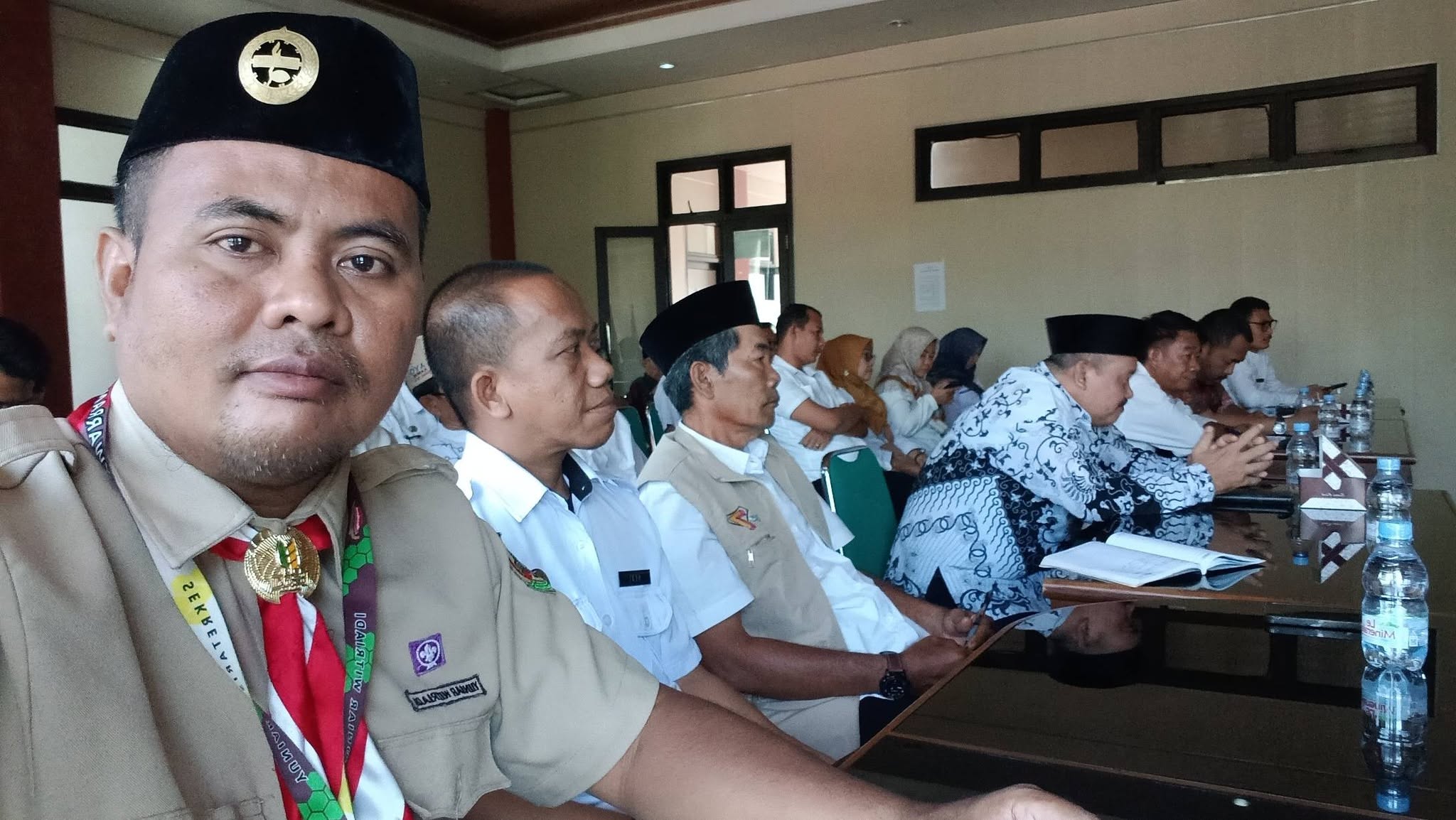 Kwarran Rumpin Sampaikan Capaian Semester I dan Program Strategis Semester II Tahun 2026 dalam Rapat Minggon Kecamatan