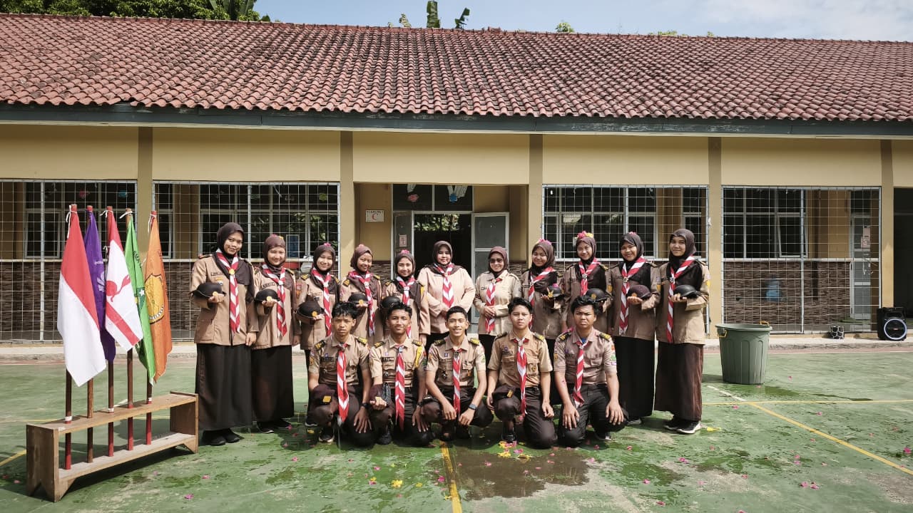 SMAN 1 Tamansari Lantik 14 Pramuka Penegak Laksana Melalui Prosesi Adat Ambalan