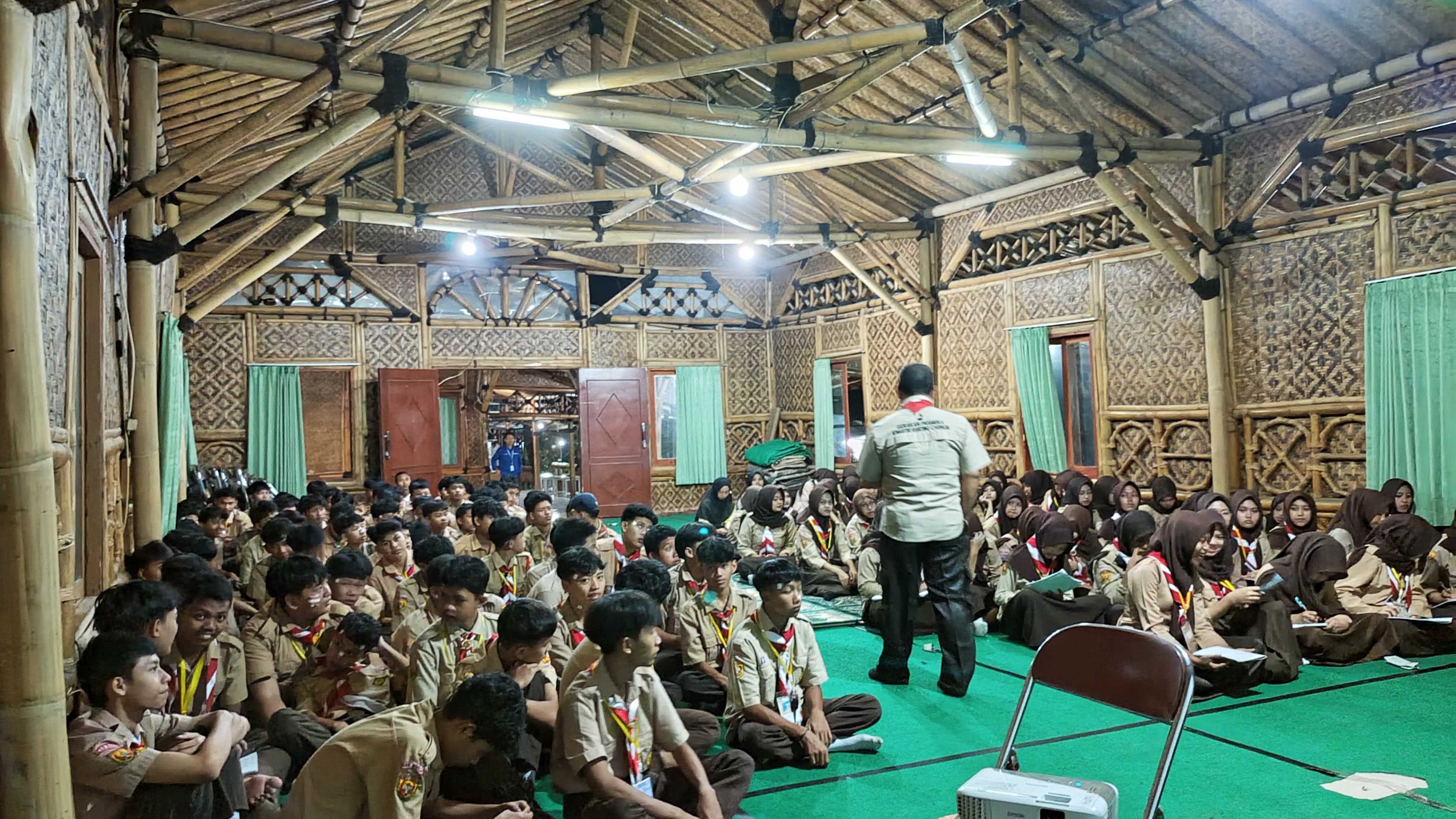 Kwartir Ranting Caringin Hadiri Penerimaan Tamu Ambalan SMK Putra Mandiri Bangsa, Bekali Penegak dengan Semangat Kepramukaan