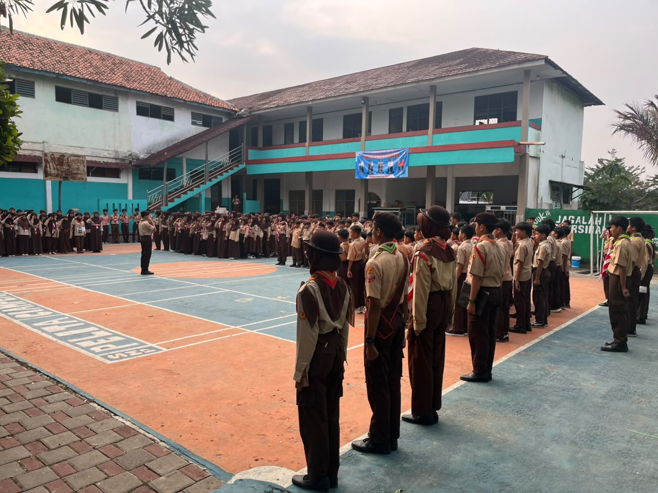 PENERIMAAN TAMU PENGGALANG SMP PELITA CIAMPEA TANAMKAN SEMANGAT KEPANDUAN DAN KARAKTER GENERASI MUDA