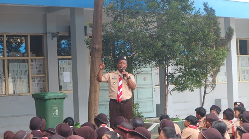 Ketua Kwarran Cileungsi Berikan Motivasi kepada Peserta Perkemahan Pramuka SMP Sejahtera 2 Cileungsi