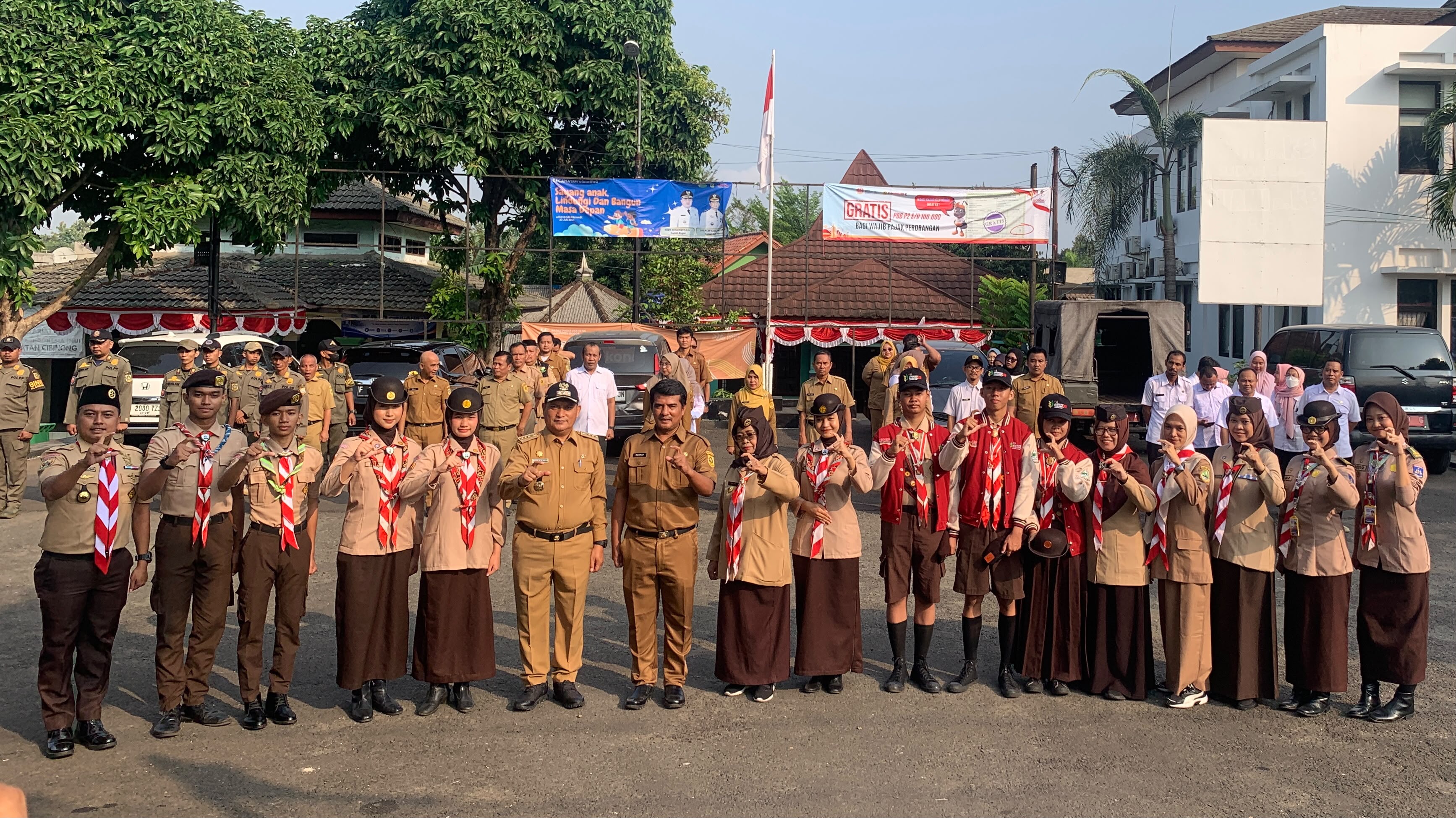 Pelepasan peserta Jamnas XII kontingen kwartir ranting cibinong