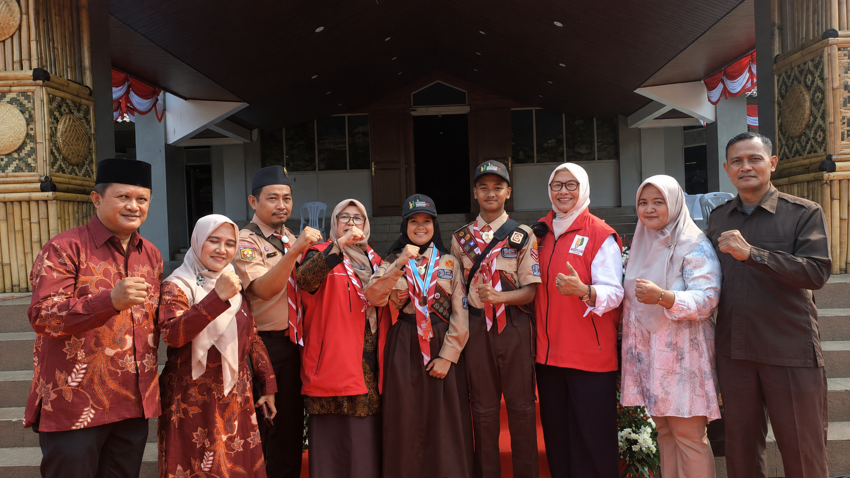 Ketua Kwarran Jonggol, Ka Mabigus dan Orang Tua Peserta Hadiri Pelepasan Kontingen Jambore Nasional 2026 Kwarcab Kabupaten Bogor