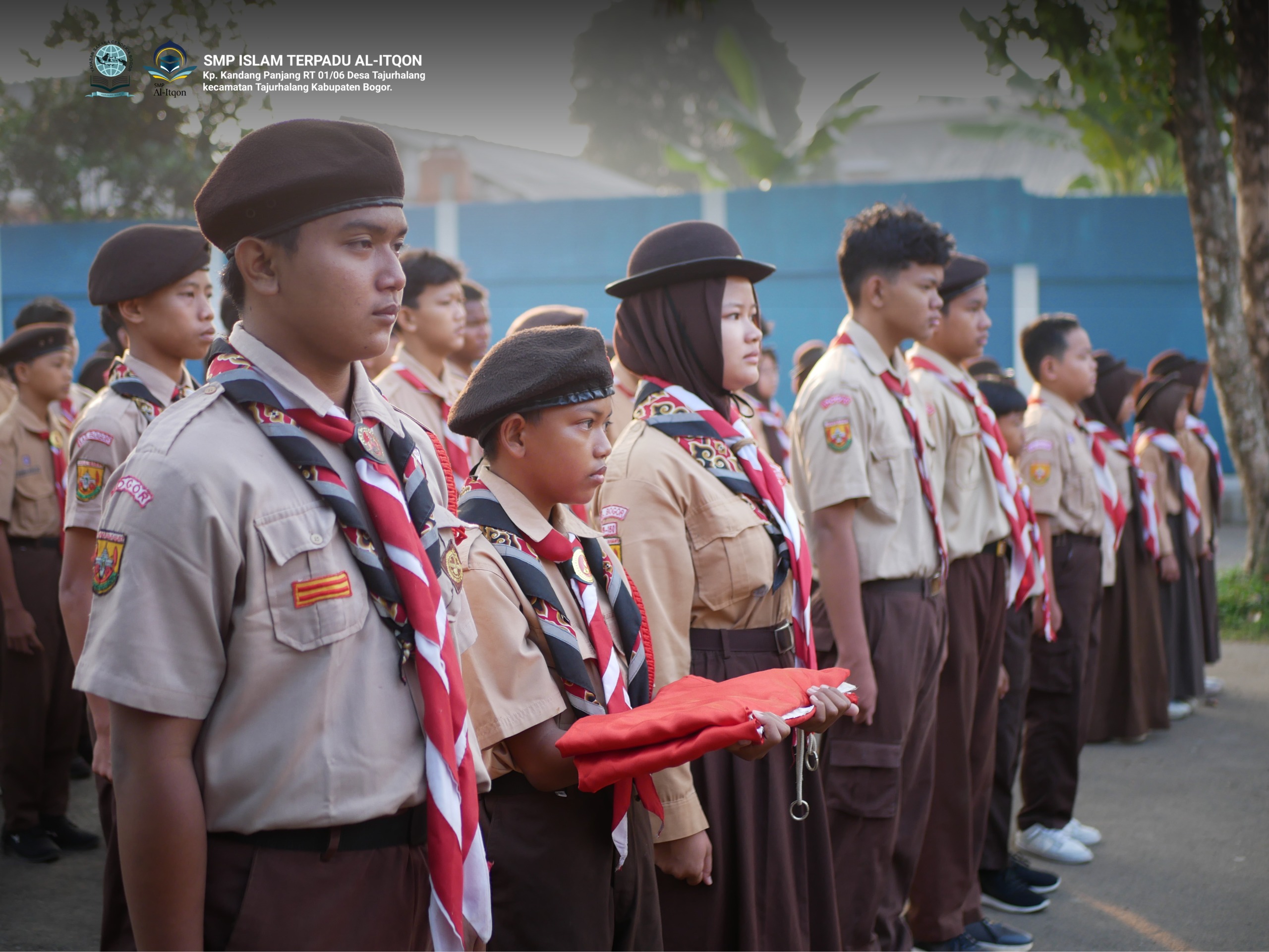 Mengusung Nilai Islam dan Kemandirian, SMPIT Al-Itqon Gelar Upacara Peringatan Hari Pramuka Ke-65