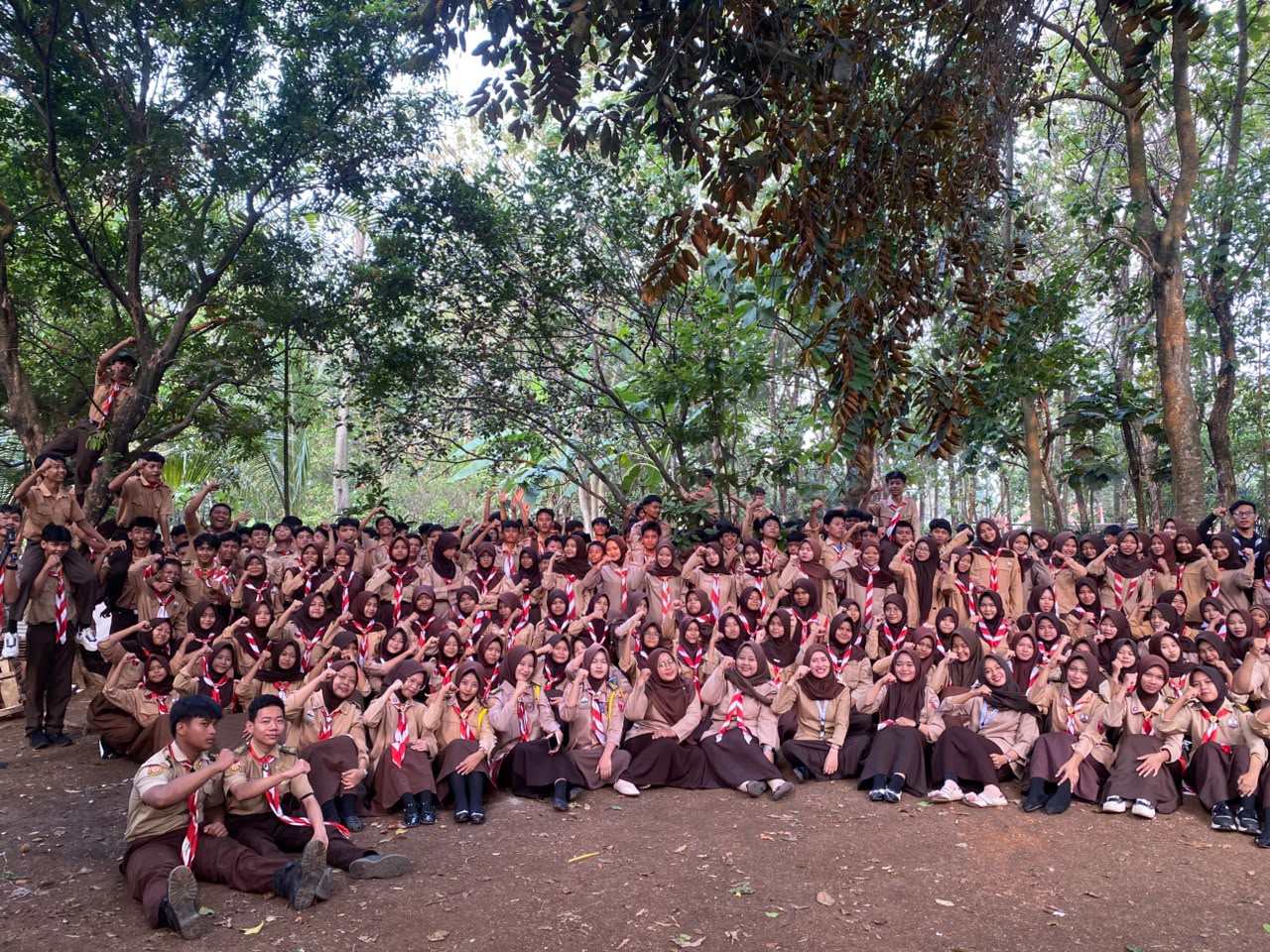 Yayasan Aqilah Hidayah Gelar Pendalaman Sejarah Kepramukaan Outdoor & Upacara Senja