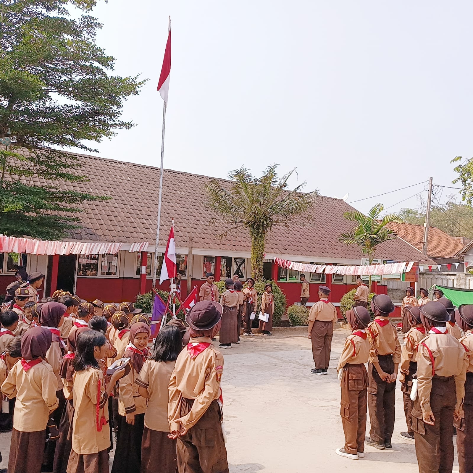 Ketua Kwarran Jonggol Monitoring Persari dan Perjusa SDN Singajaya 01
