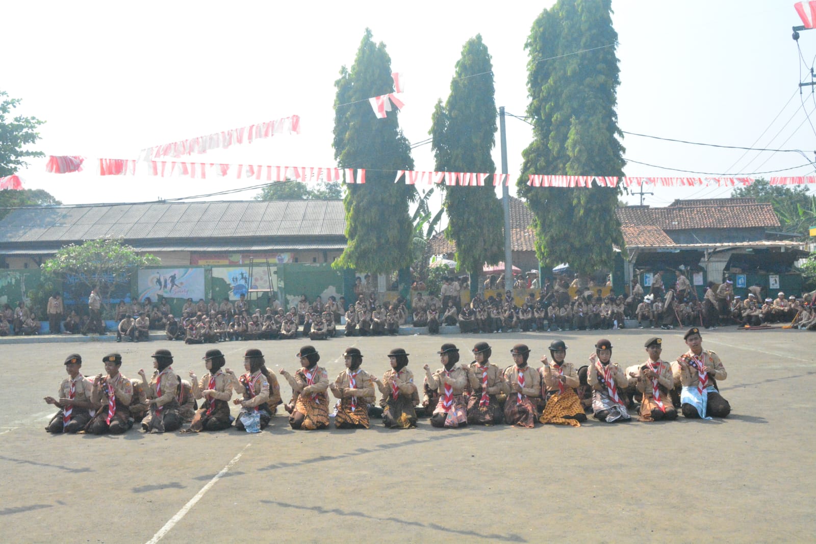 Sanggar Bakti MTS Lukmanul Hakim Tampilkan Unjuk Gelar pada Peringatan Hari Pramuka ke-65