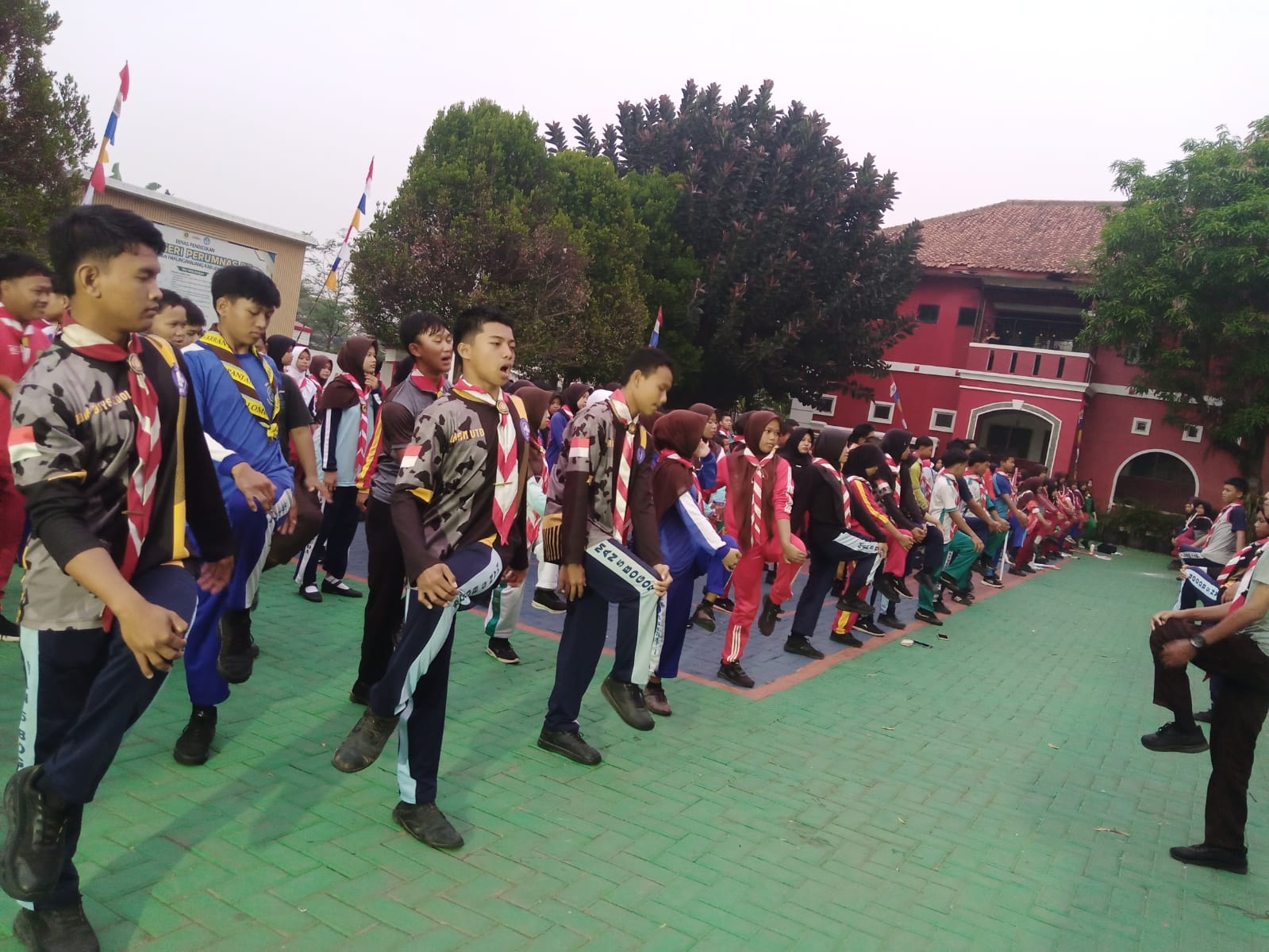 Senam Bersama Bangun Semangat Peserta Dianpinsat dan Dianpinru di SDN Perumnas BP