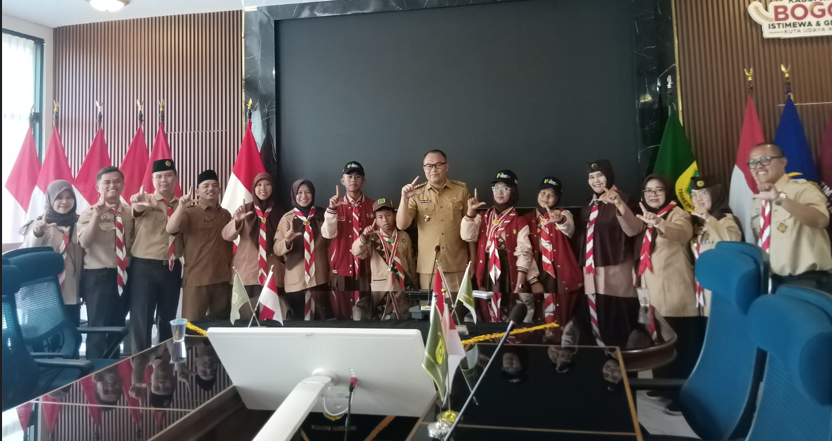 Camat Leuwisadeng selaku kak mabiran Berikan Motivasi kepada Kontingen Jambore Nasional XII Tahun 2026
