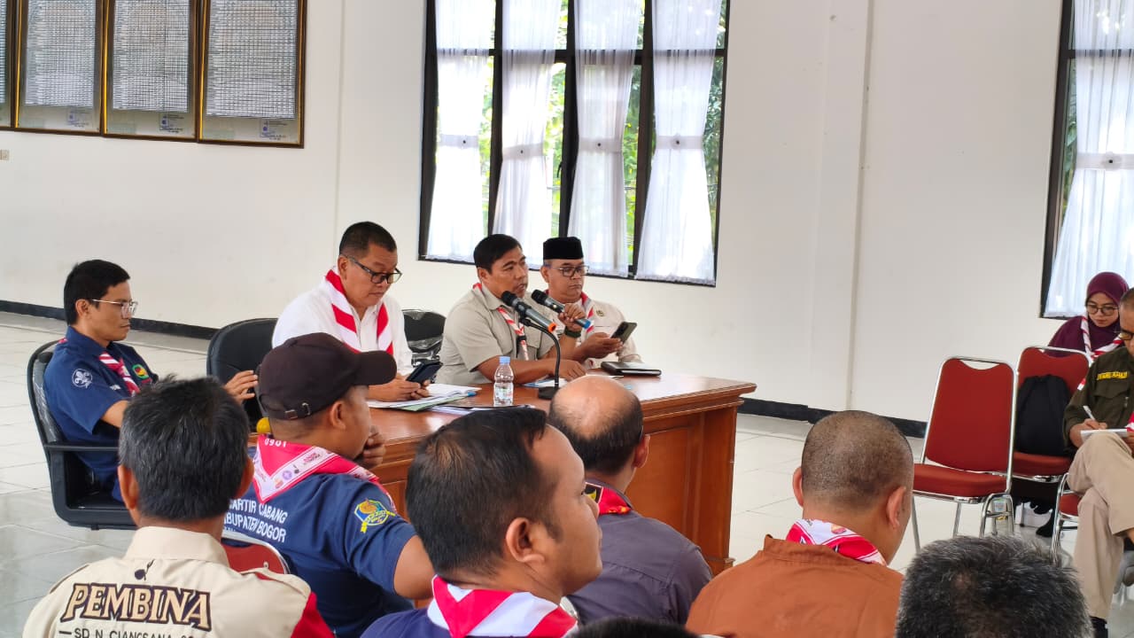 2.460 PRAMUKA SIAP GUNCANGKAN ALUN-ALUN KABUPATEN BOGOR! Rakor Kwarcab dan 40 Kwarran Matangkan Hari Pramuka ke-65