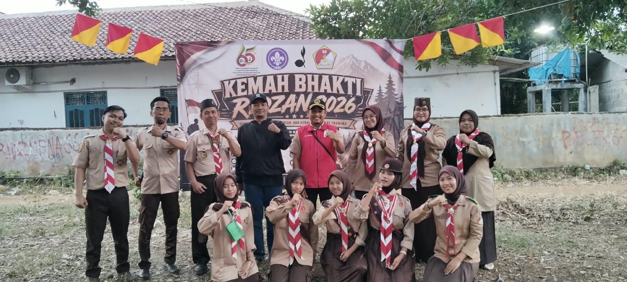 Ketua Kwarran Jonggol Monitoring Persami MTs Jonggol dan SMAS Islam Riyadlul Jannah