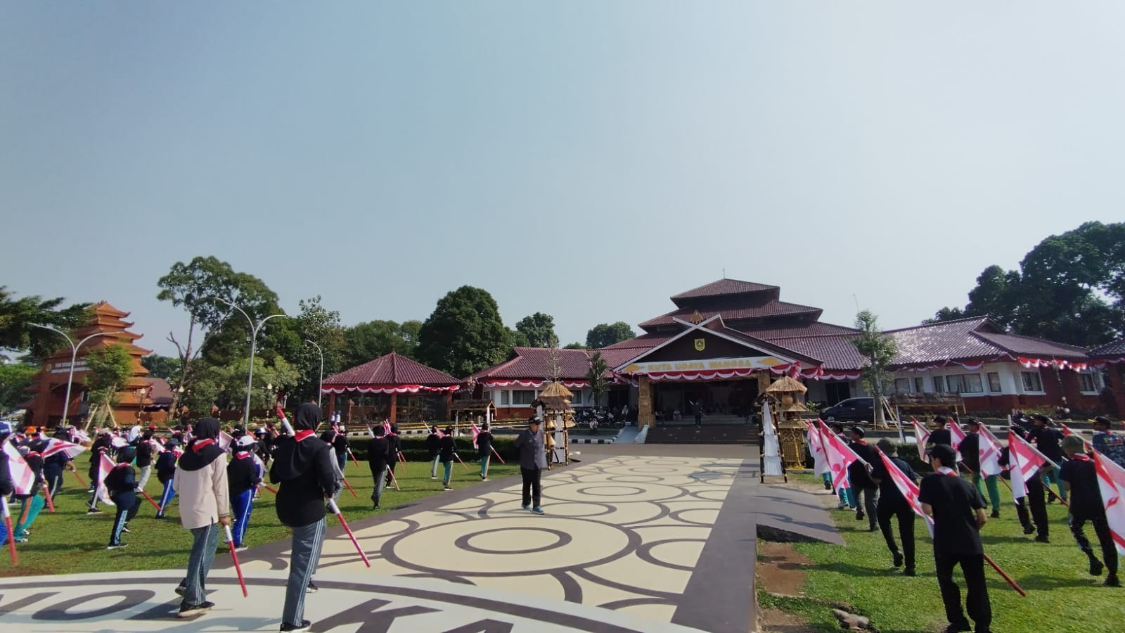 ALUN-ALUN CIBINONG BERGETAR! GLADI BERSIH KOLONE TONGKAT SIAP MERIAHKAN HARI PRAMUKA KE-65