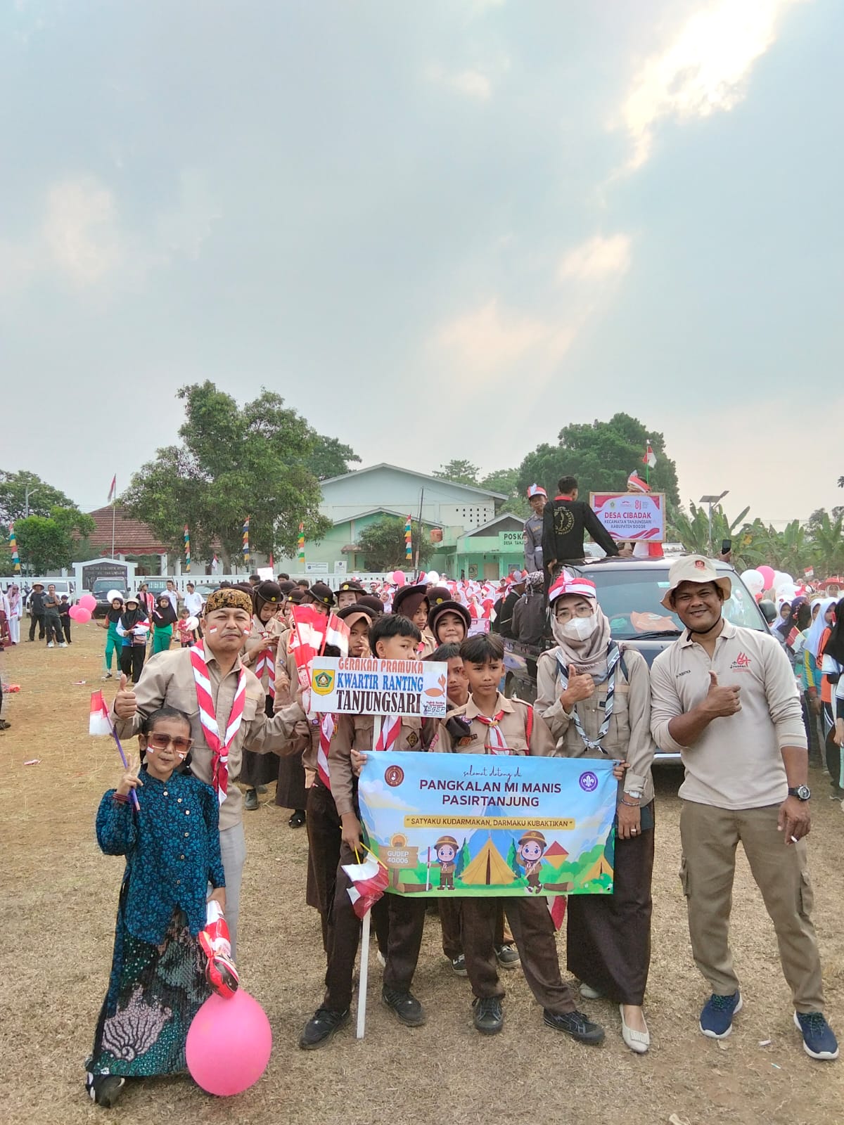 Semarak Kemerdekaan, Pramuka Tanjungsari Turut Meriahkan Kirab Bendera HUT ke-81 Kemerdekaan RI