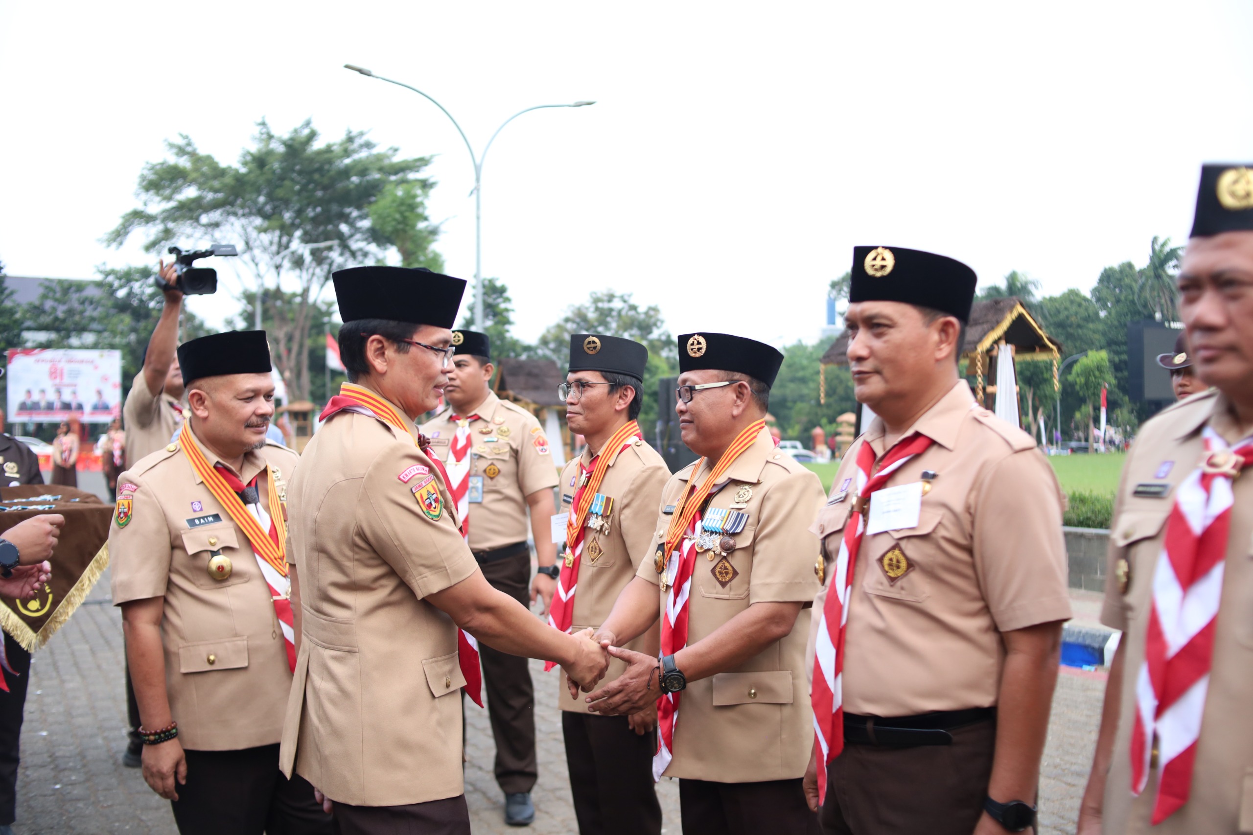 MOMENTUM PALING MEMBANGGAKAN! TOKOH PRAMUKA RUMPIN KAK ASEP ACHADIAT SUDRAJAT RAIH PENGHARGAAN MELATI