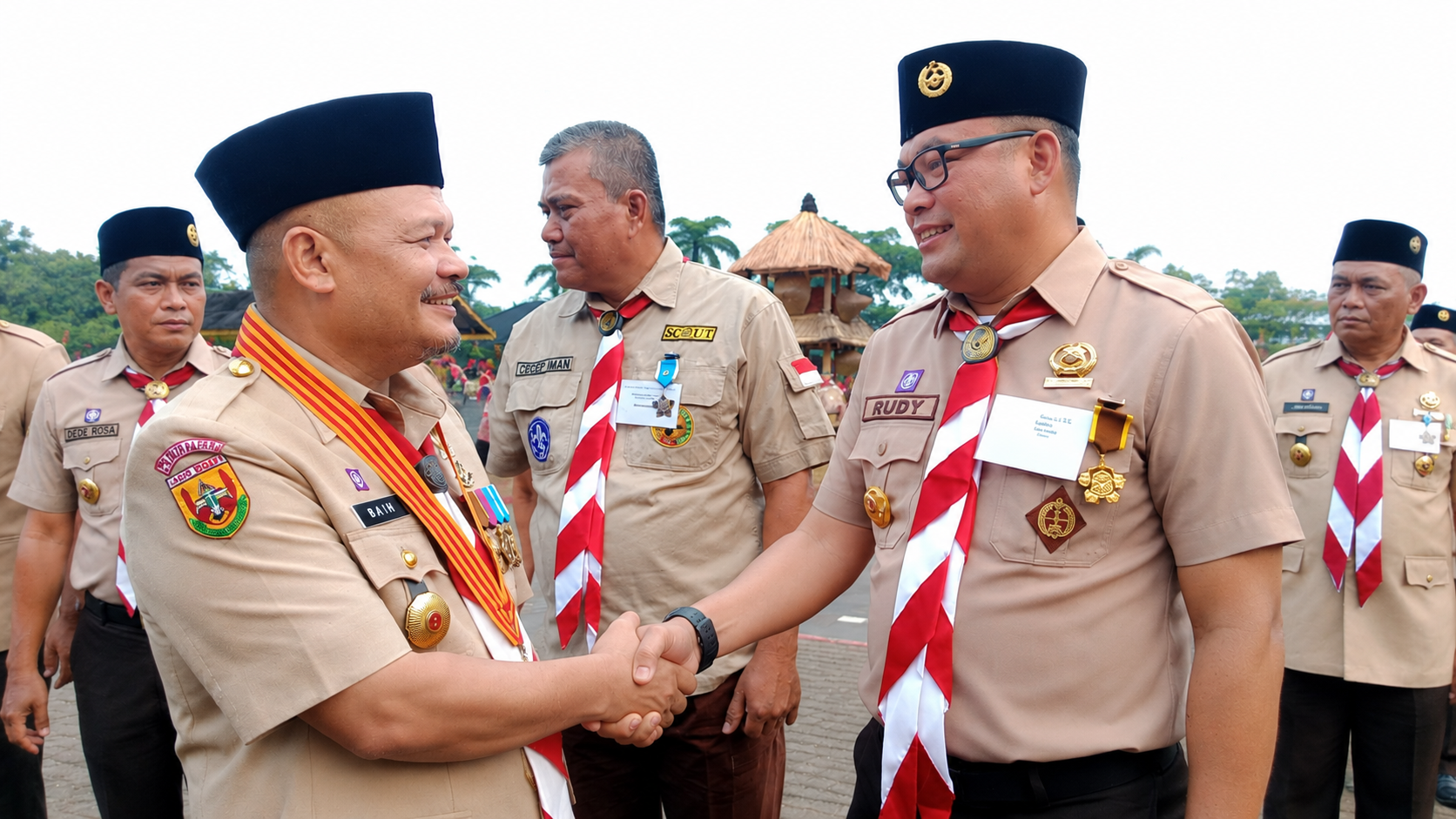 Kak Drs. Rudy Mulyana Dianugerahi Lencana Darma Bakti atas Dedikasi bagi Gerakan Pramuka