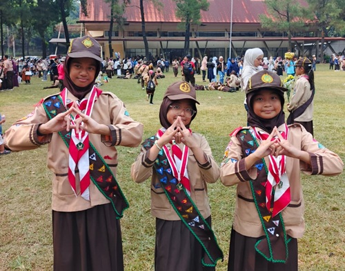 Tiga Siaga Putri SDIT Citra Nuansa Resmi Raih Predikat Pramuka Siaga Garuda