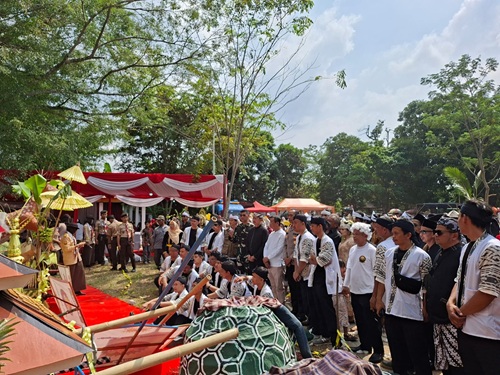 Pramuka Kwarran Cileungsi Turut Sukseskan Sedekah Bumi di Kampung Ciuncal