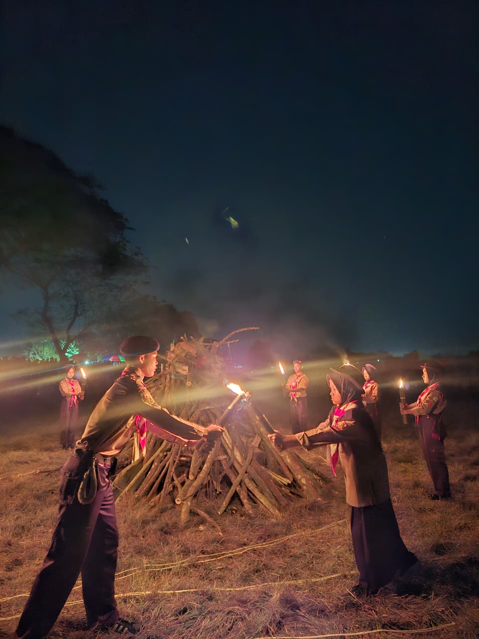 Acara Api Unggun LT-II Pramuka Cariu Satukan Ratusan Penggalang