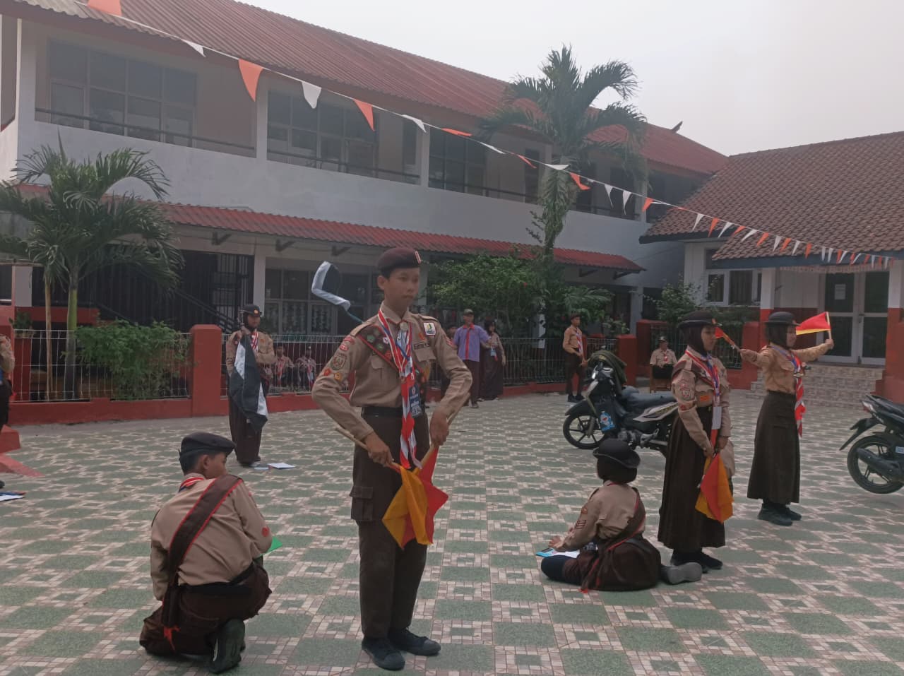 Isyarat Tanpa Suara, Peserta Tunjukkan Ketepatan dan Kekompakan