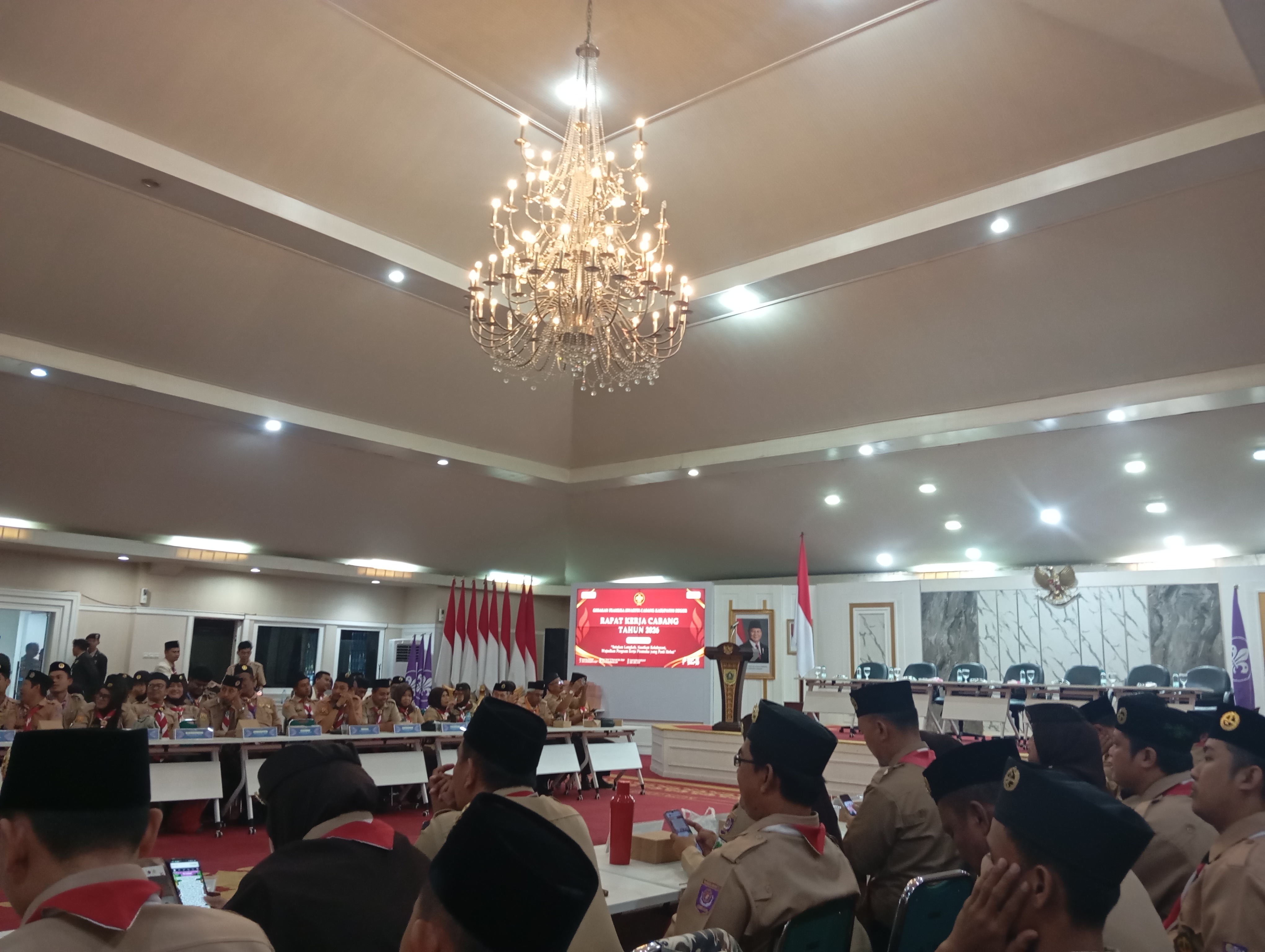Perkuat Sinergi Program Kerja, Kwarran Tajurhalang Hadiri Rakercab Pramuka Kabupaten Bogor