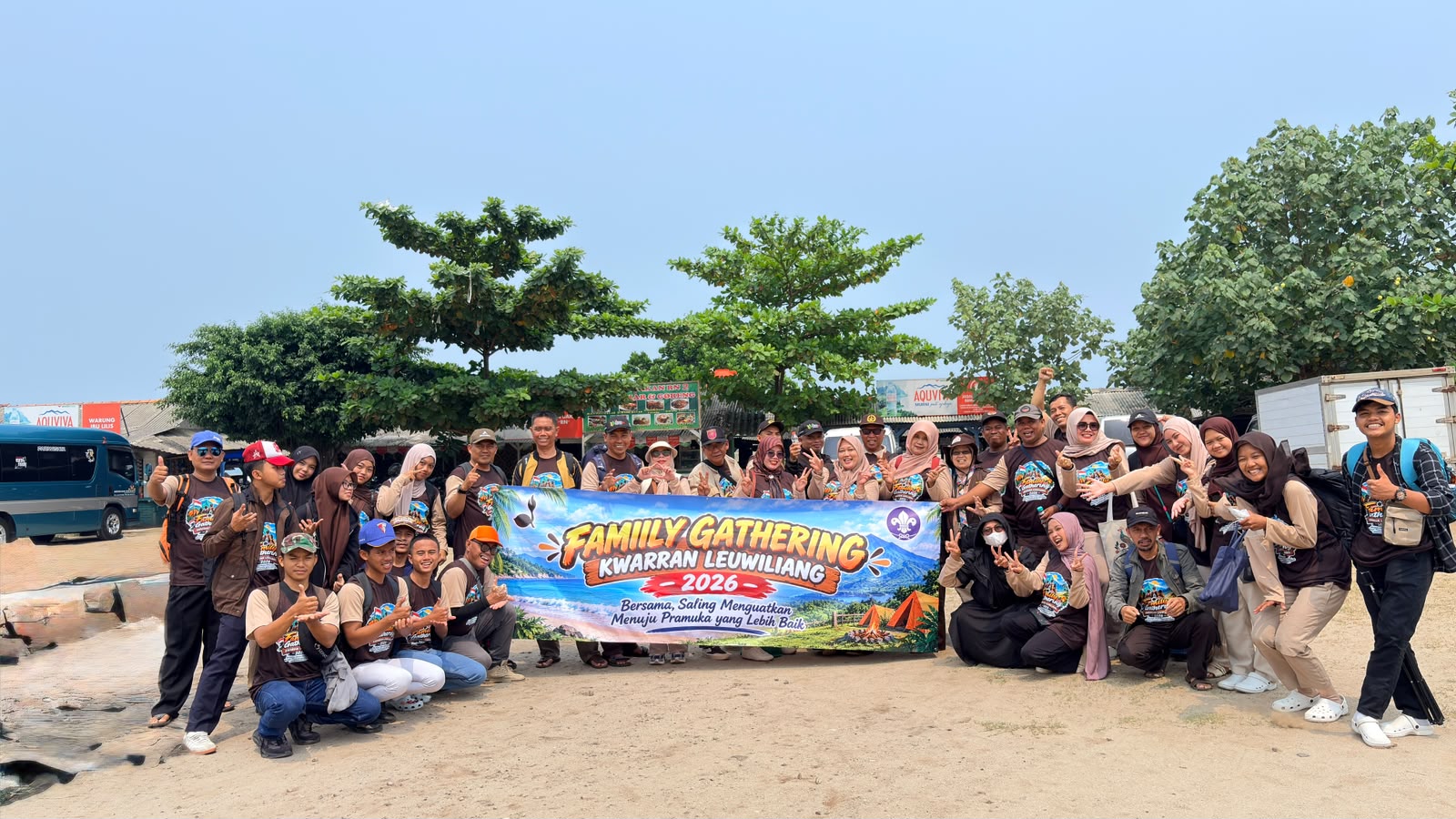 Pramuka Kwarran Leuwiliang Tiba di Pantai Sambolo 2 Anyer, Langlangbuana Awali Keseruan Family Gathering