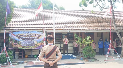Ketua Kwarran Cileungsi Buka Kemah Karakter SMPN 4 Cileungsi