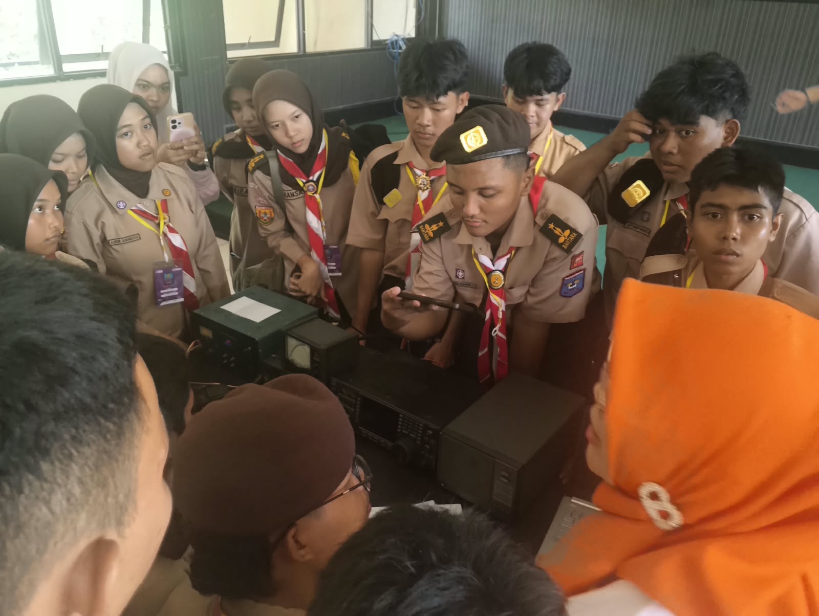 Kenalkan Komunikasi Digital, ORARI Lokal Kabupaten Bogor Berikan Materi JOTI pada Kegiatan JOTA-JOTI 2026