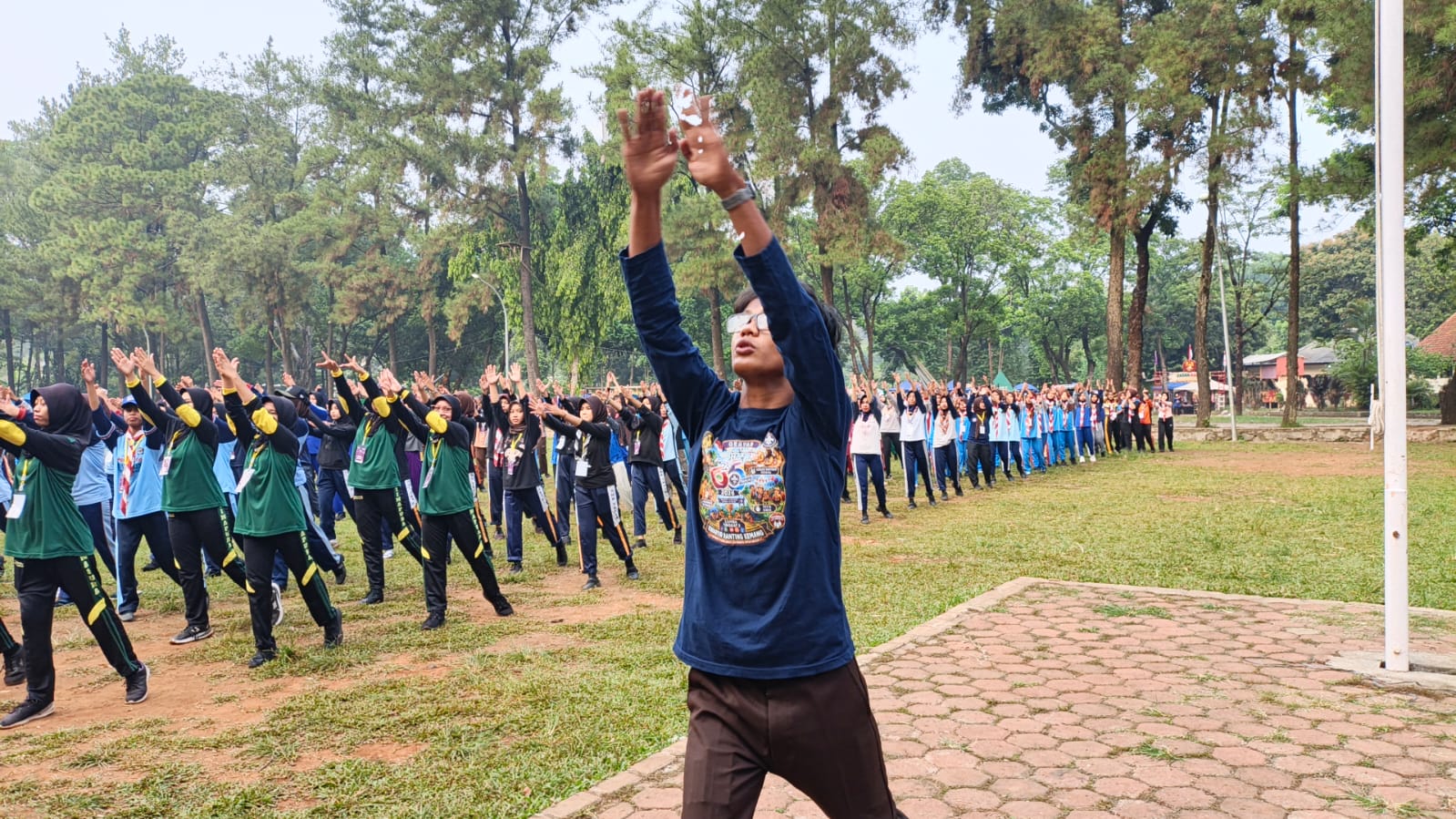 TINGKATKAN KEBUGARAN DAN KEKOMPAKAN, PESERTA JOTA-JOTI 2026 IKUTI SENAM PAGI DI BUMI PERKEMAHAN CIMANDALA