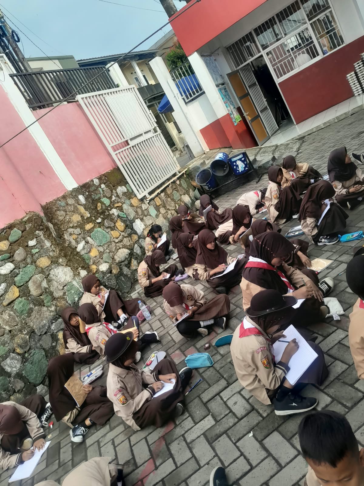 Tanamkan Nilai Kepramukaan Sejak Dini, Pramuka Siaga SDN Tajurhalang 02 Kenali Makna Lambang Pramuka
