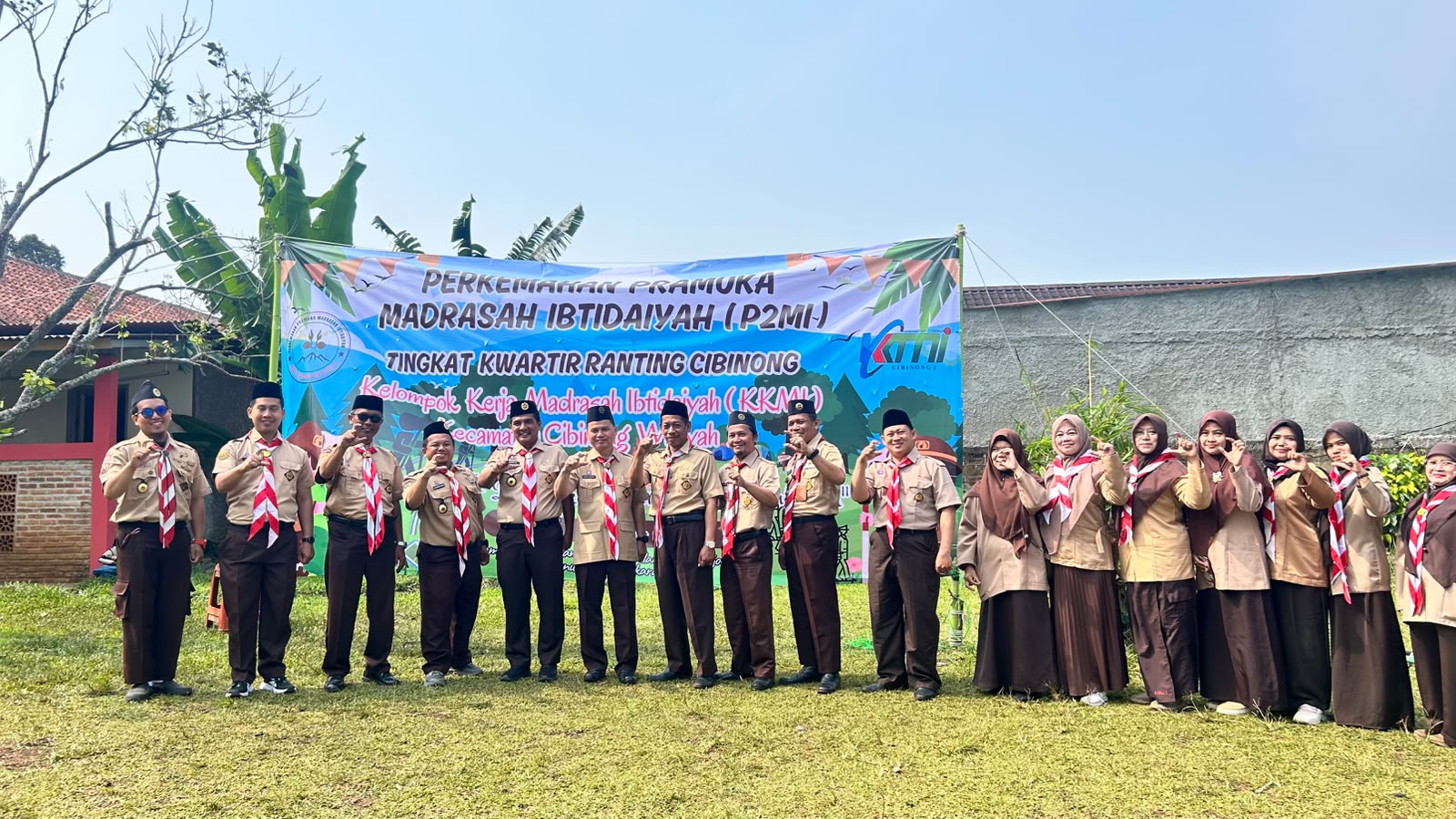 Semangat Pengabdian dan Persaudaraan Warnai Pembukaan Perkemahan Pramuka MI KKMI Cibinong Wilayah 2